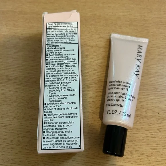 Mary Kay Cream Primer for a Smooth Base - Picture 3 of 4